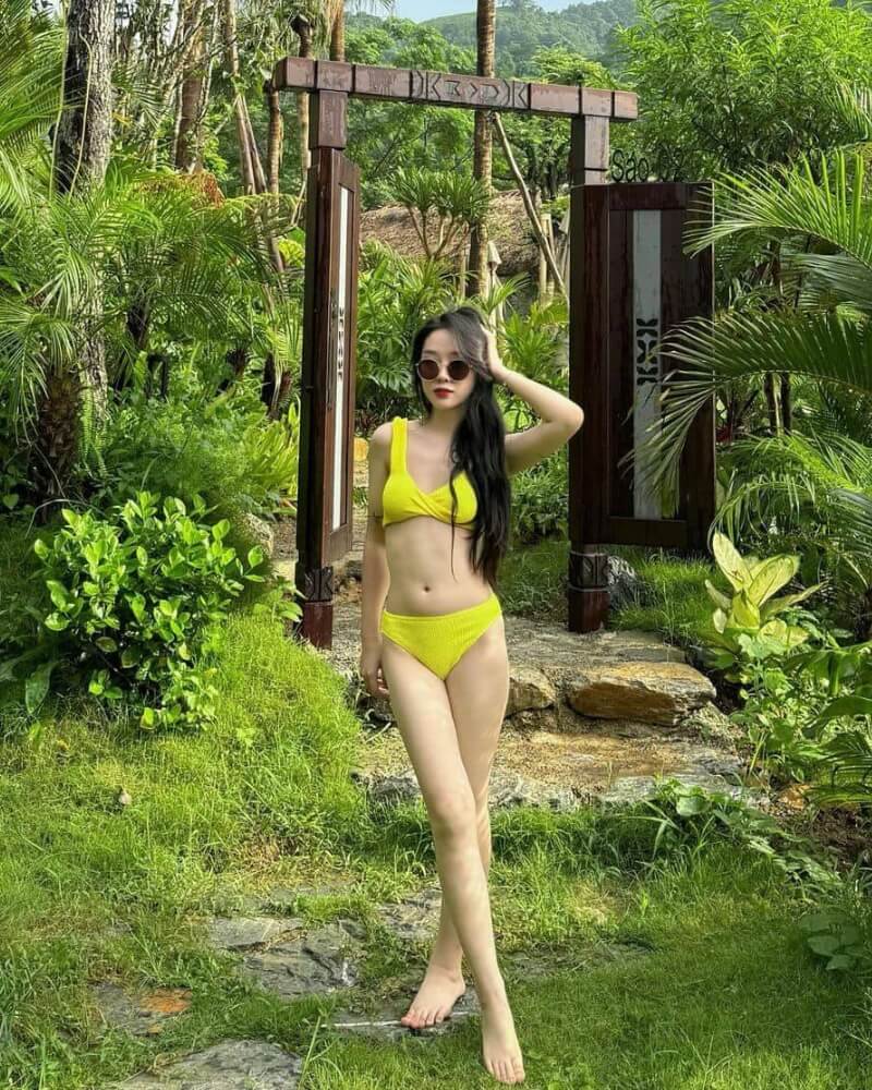 Gái xinh mặc bikini