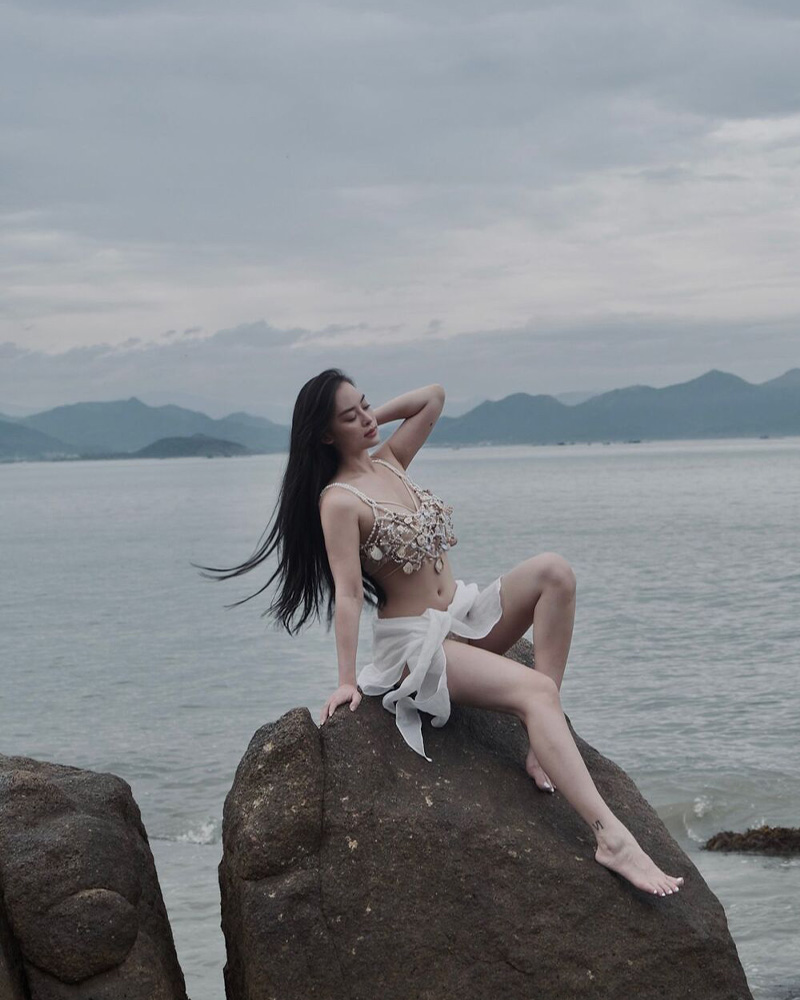 Người mẫu bikini